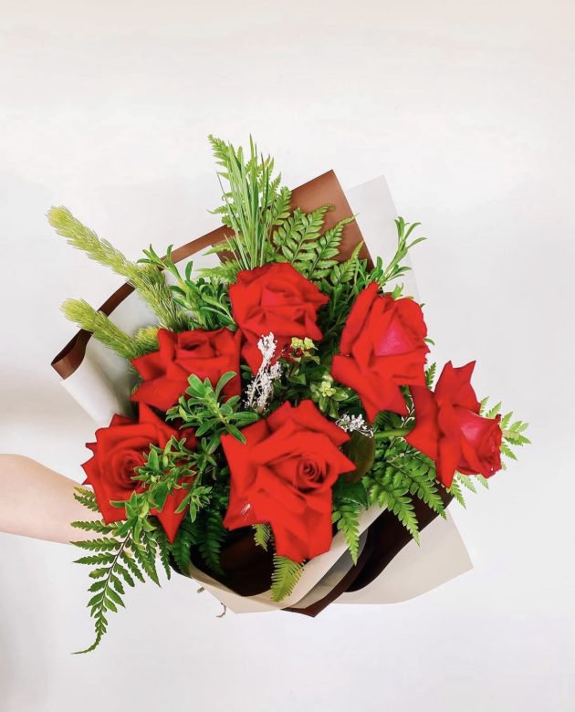 Half Dozen Red Roses - Bouquet